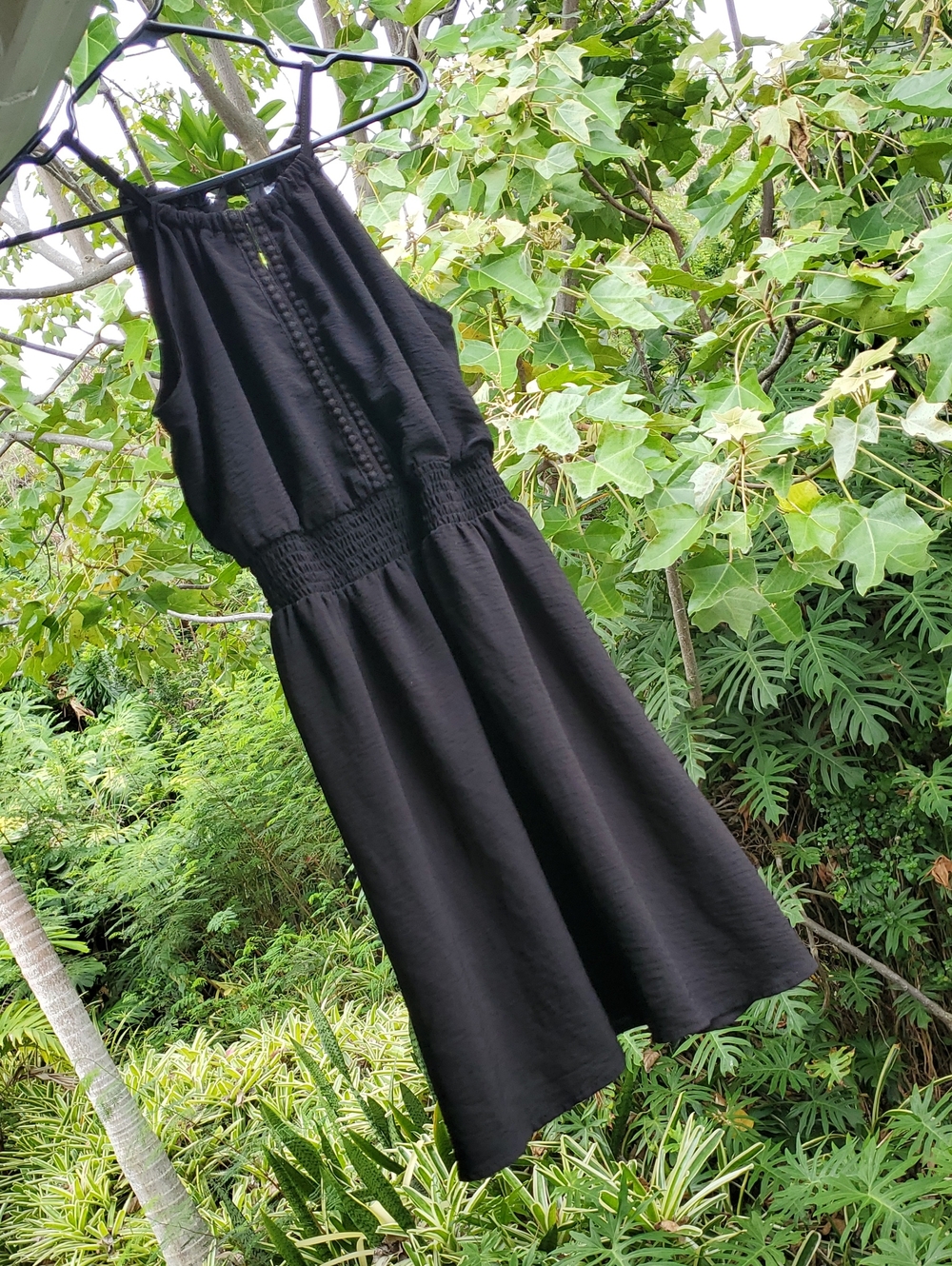 NO BOUNDARIES Black Sleeveless Smocked Waist Sundress